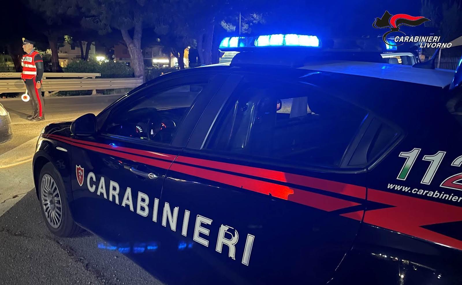 Una pattuglia dei carabinieri (foto d'archivio)