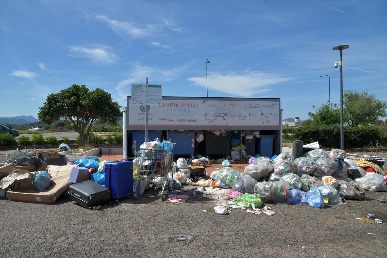 Olbia, arriva la delibera: via i cinque ecobox