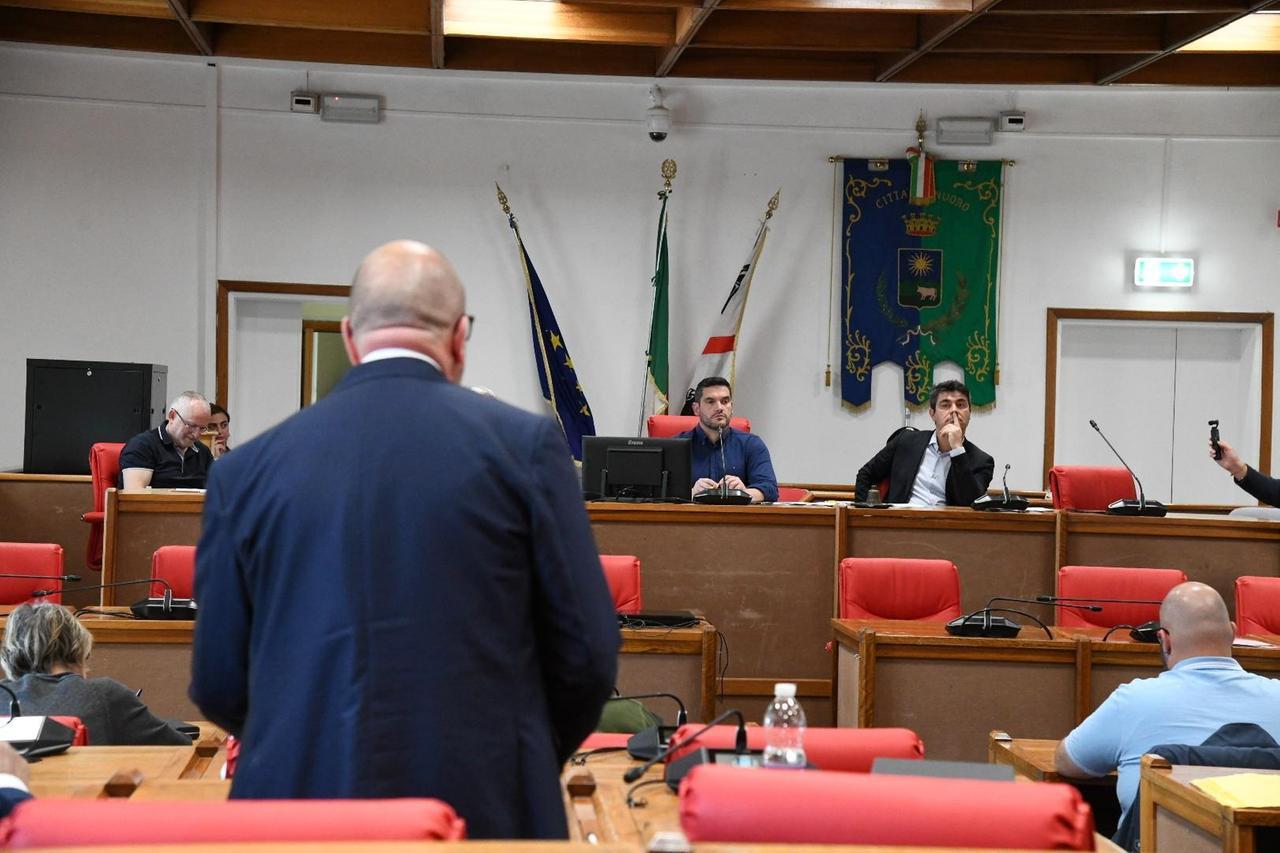 
	Un momento del consiglio comunale di marted&igrave; notte (foto di Massimo Locci)

