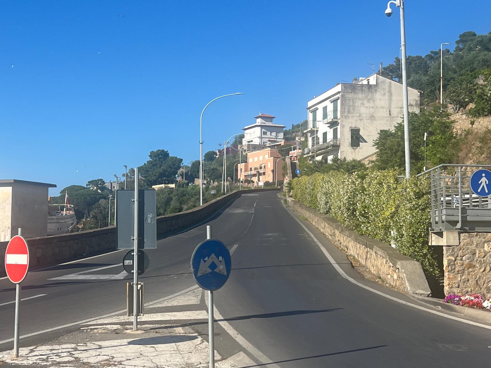 Monte Argentario, ragazzo travolto e lasciato in strada tra la vita e la morte. Ma l'auto pirata è stata individuata<br>
