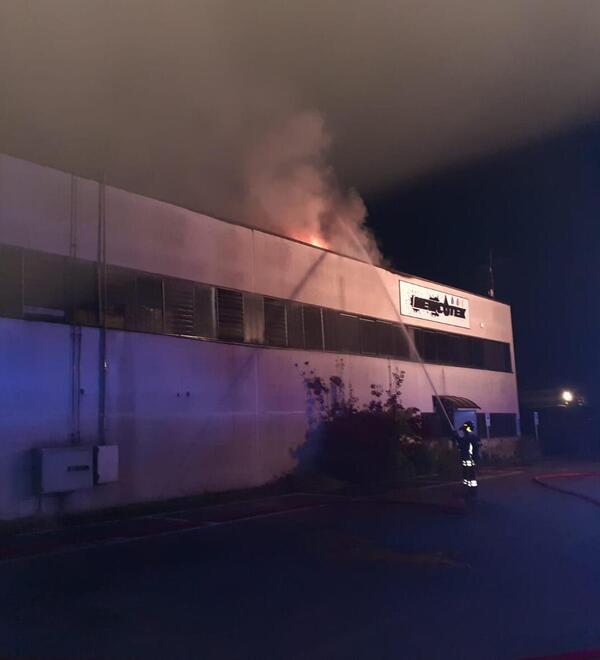 Fiorano, rogo nella notte in un capannone con olio e imballaggi per la stampa<br type="_moz" />
