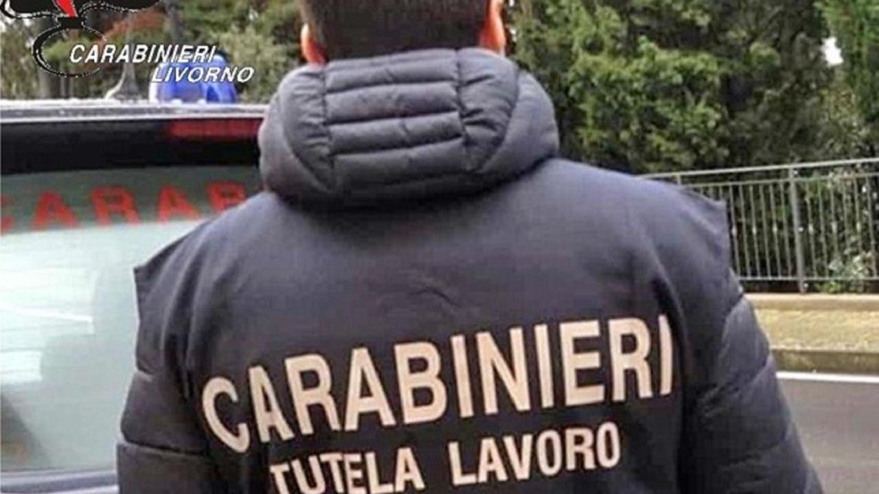 Non ha il documento dei rischi: stangata una commerciante di Livorno
