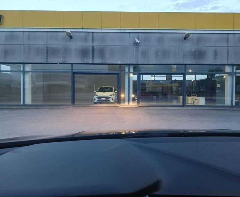 Copparo, spariscono le auto dalla concessionaria