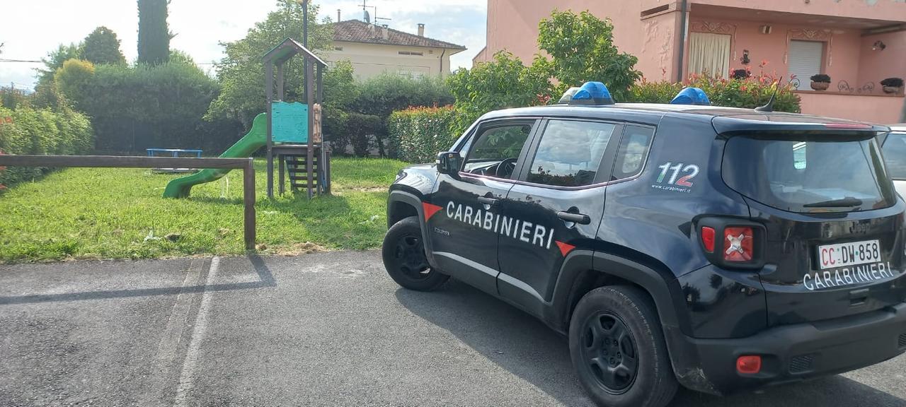 Marlia, spaccio al parco giochi: denunciato un 17enne