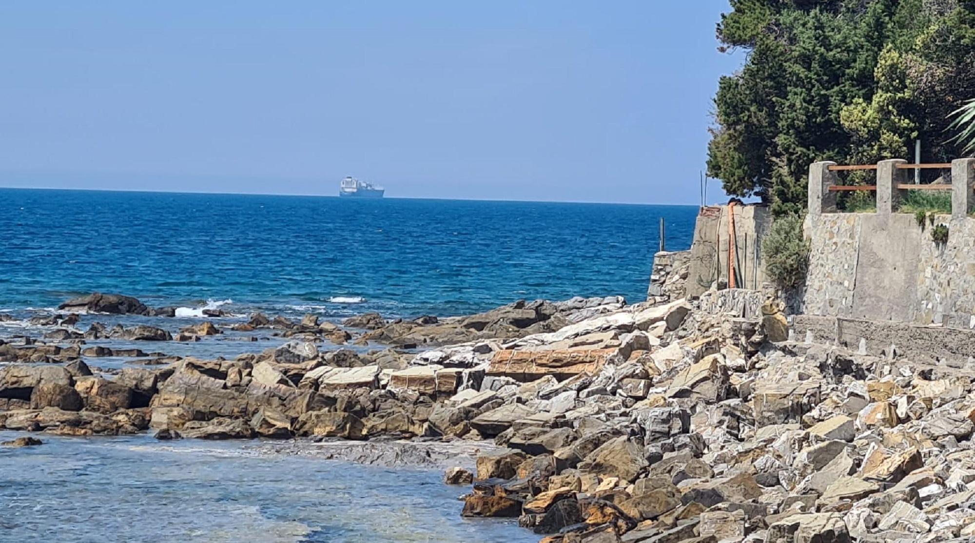 Una veduta del mare di Quercianella (foto d'archivio)