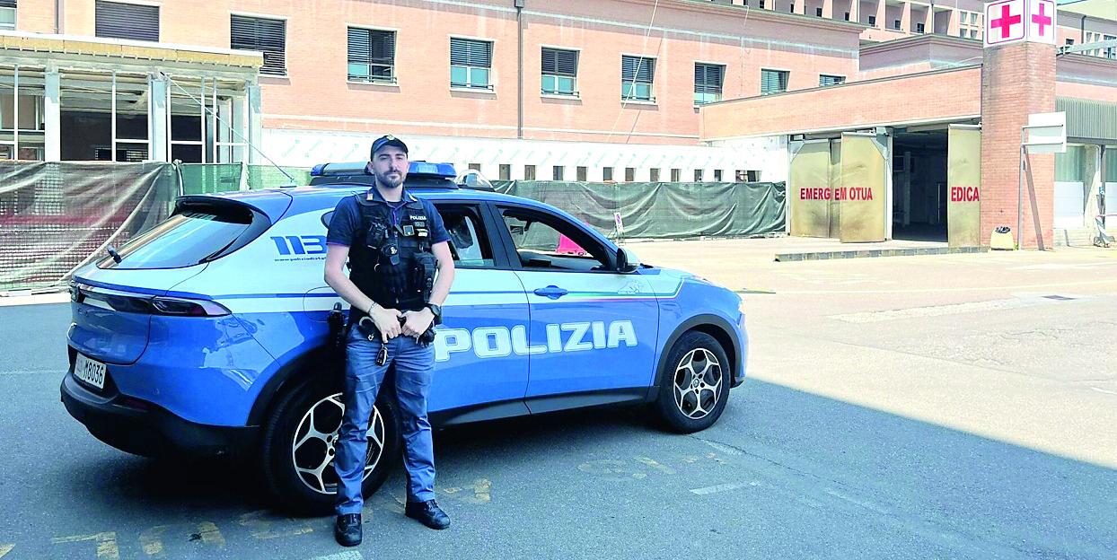 Rubava i catalizzatori dalle auto in sosta di pazienti e parenti di degenti dell’ospedale