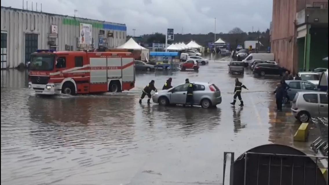 sassari maltempo allagamenti eurospin maurys