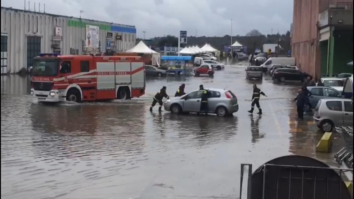 sassari maltempo allagamenti eurospin maurys