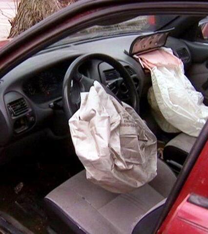 Airbag difettoso, migliaia di auto fatte fermare perché «pericolose»: i modelli e cosa fare