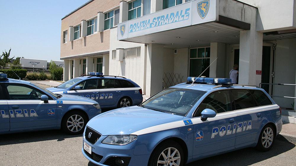 Ferrara, officina abusiva: dieci auto sequestrate