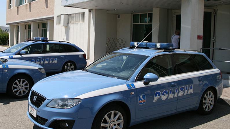 Ferrara, officina abusiva: dieci auto sequestrate