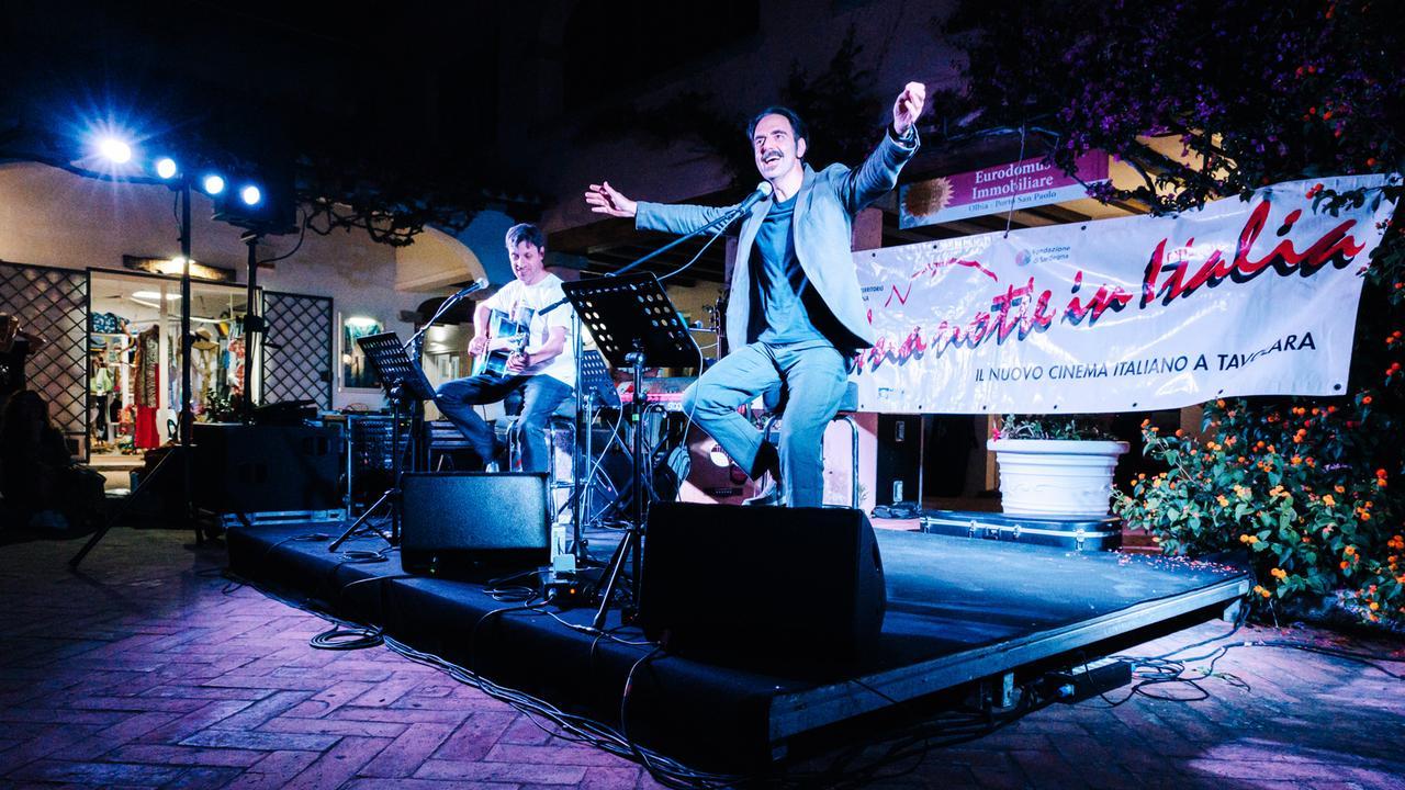 Cinema, torna il Festival di Tavolara: la conduzione a Neri Marcorè