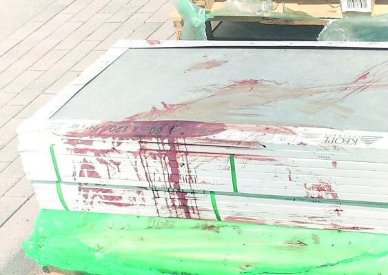 Accoltella col cutter il collega: 45enne di Pavullo ricoverato in ospedale