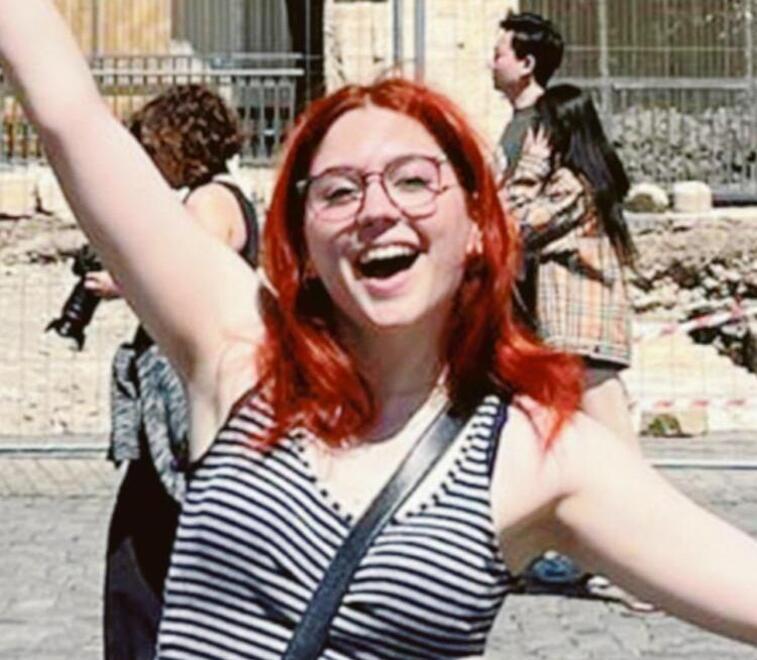 Modena, il liceo Sigonio piange Adele Baldasarre facendo risuonare la sua musica