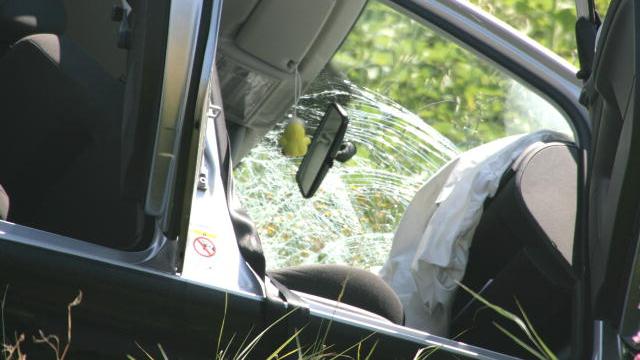 Un airbag scoppiato (foto archivio)