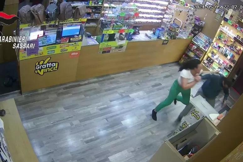 Arrestato a Sassari il rapinatore messo in fuga dalla tabaccaia