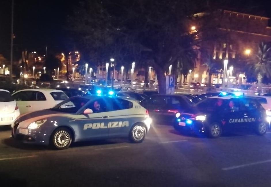 Aggredivano con lo spray e picchiavano adolescenti per portar via soldi e smartphone: arrestati a Cagliari due algerini