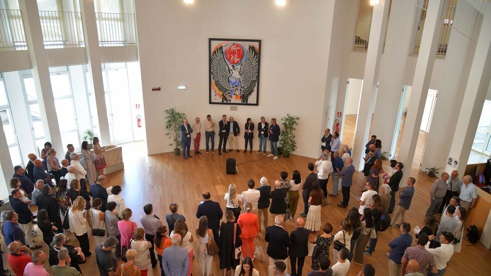 Inaugurata a Olbia “Abitare il territorio” L’esposizione-omaggio all’architetto Giovanni Maciocco