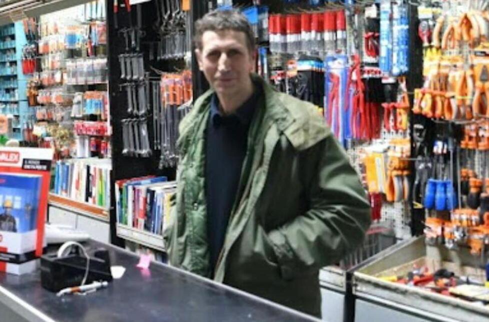 A Livorno la storica ferramenta Turchi che sa di bazar «In Borgo problemi di traffico e pochi posteggi»
