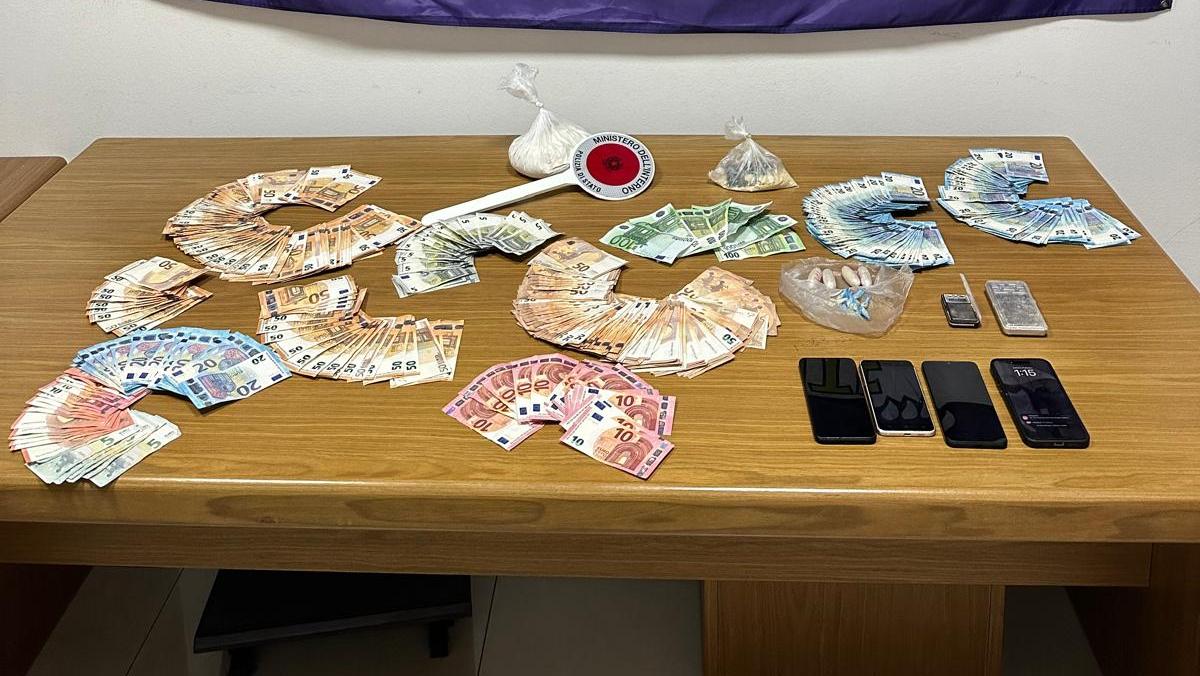 Livorno, trovato con l’eroina in macchina e in casa: arrestato un 26enne