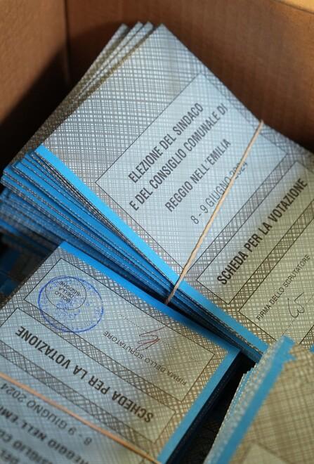 Si vota anche oggi fino alle 23 per il sindaco e le Europee