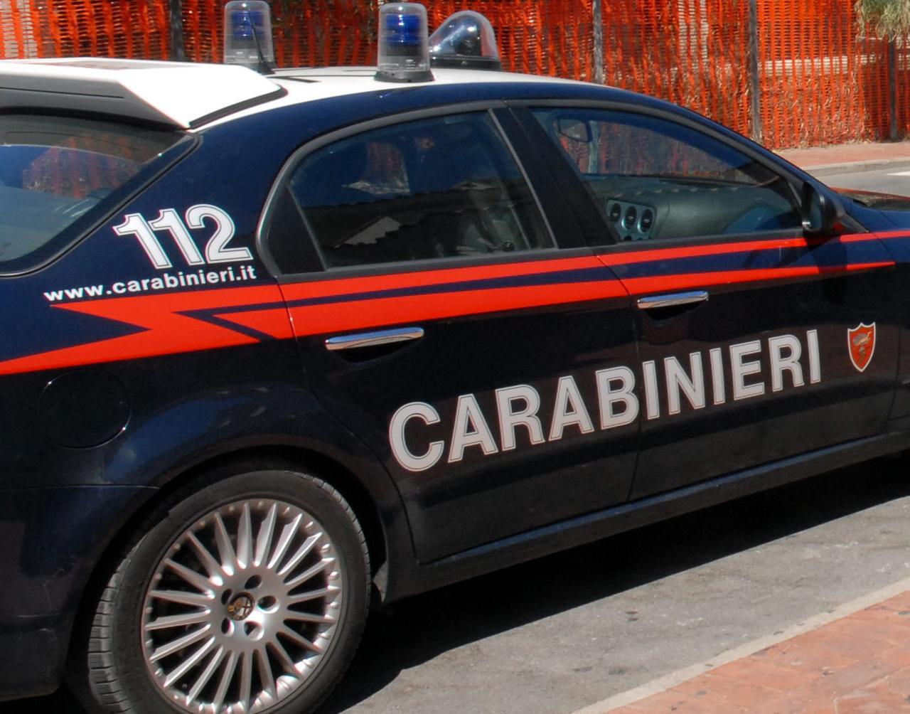AUTO CARABINIERI.