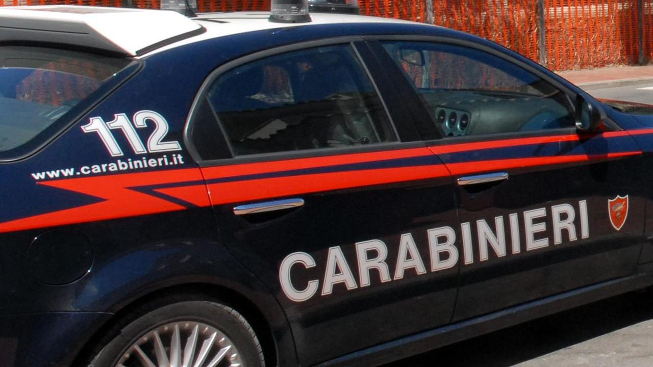 AUTO CARABINIERI.