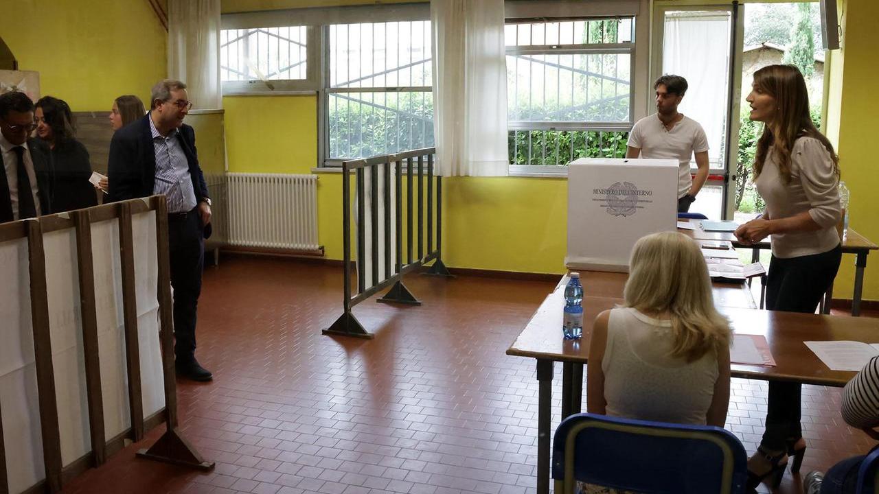 Europee, affluenza al 22,79% in provincia di Massa Carrara