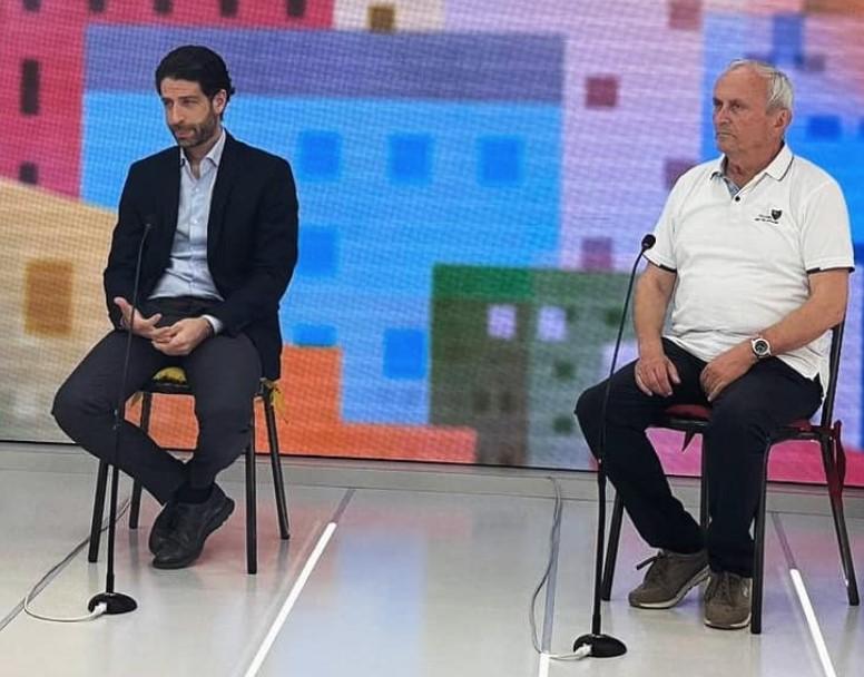 
	Da sinistra i candidati sindaco a Pomarance Leonardo Fedeli di Patto Comune e Graziano Pacini di La Sinistra Bene Comune durante un confronto in una televisione locale prima delle elzioni

