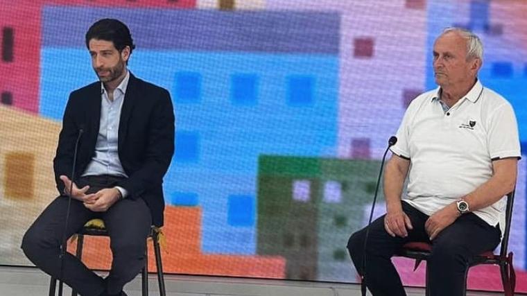 Da sinistra i candidati sindaco a Pomarance Leonardo Fedeli di Patto Comune e Graziano Pacini di La Sinistra Bene Comune durante un confronto in una televisione locale prima delle elzioni