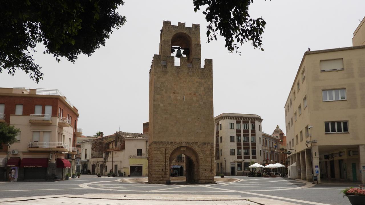 La torre di San Cristoforo o di Mariano II monumento simbolo della città medievale
