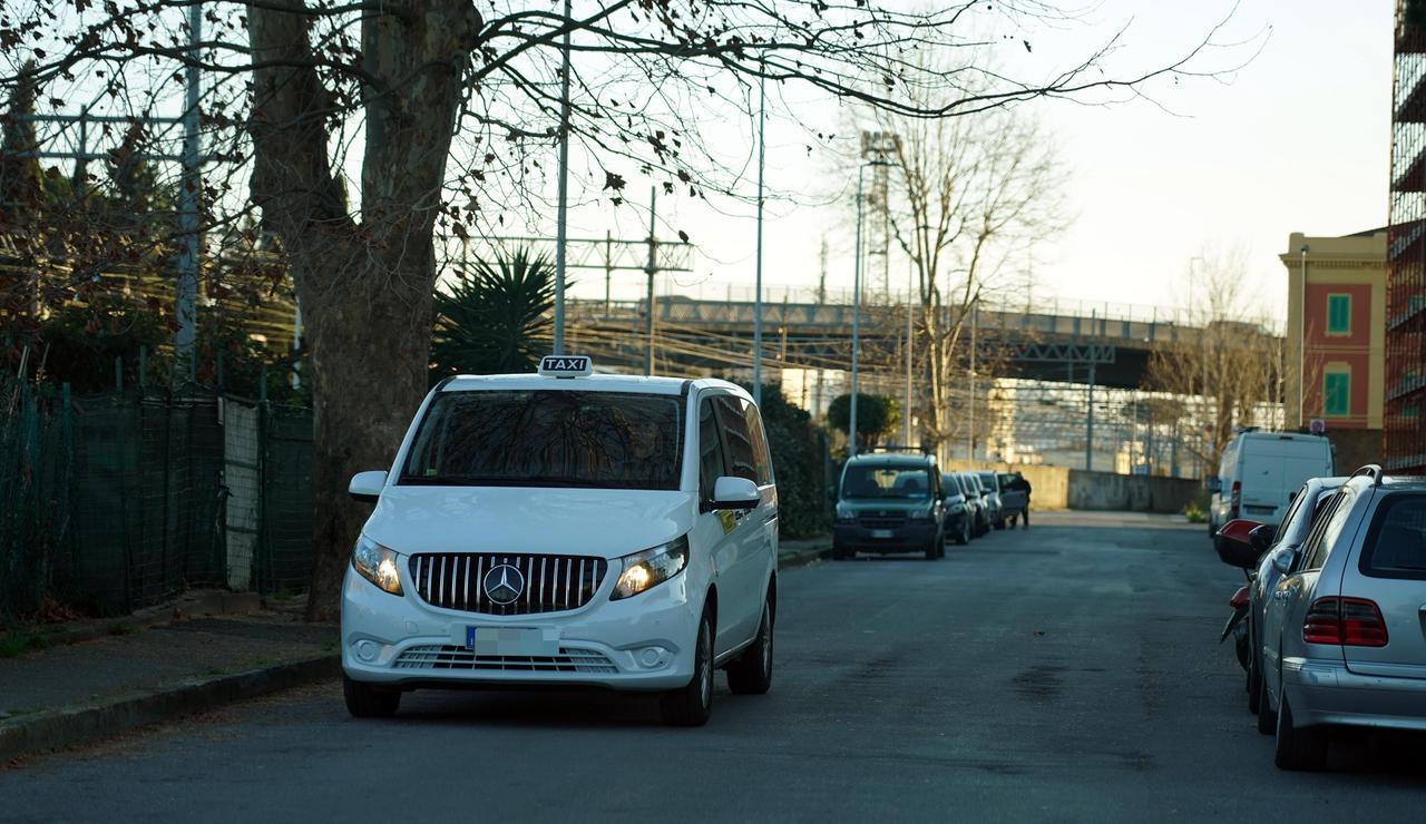 Livorno, taxi navetta prorogati alla Cigna ma sparisce la linea per Collinaia