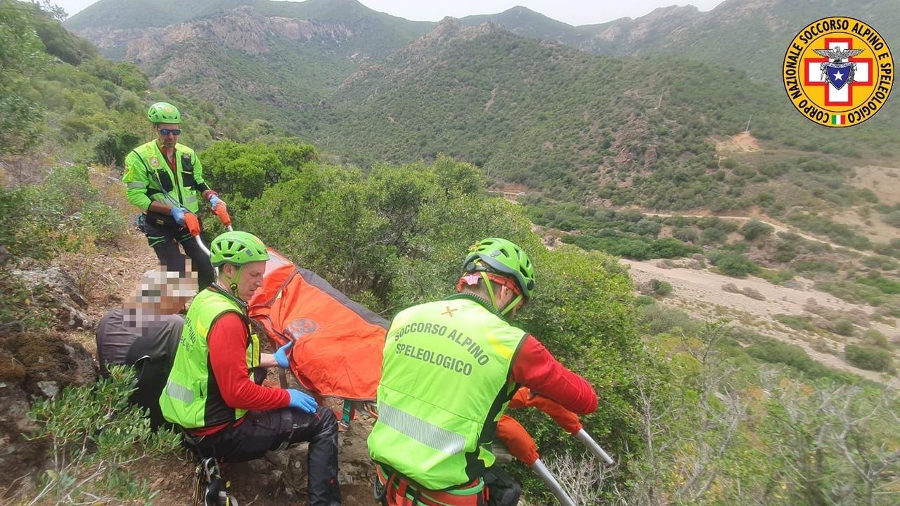 Uta, coppia di escursionisti di 80 anni cade a Monte Arcosu: trasportati in ospedale