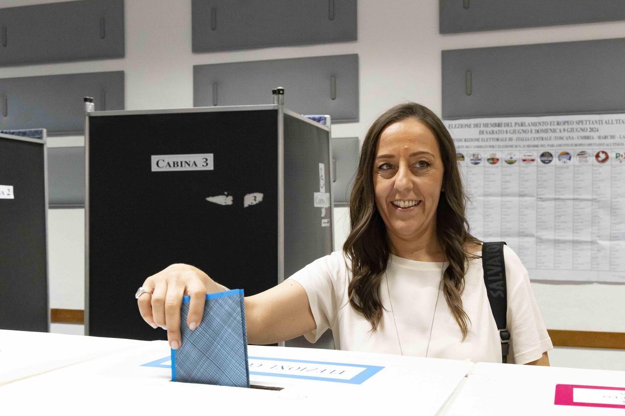 Comunali Firenze, exit poll Rai: Funaro 42-46%, Schmidt 30-34% Stefania Saccardi tra il 6-8%%
