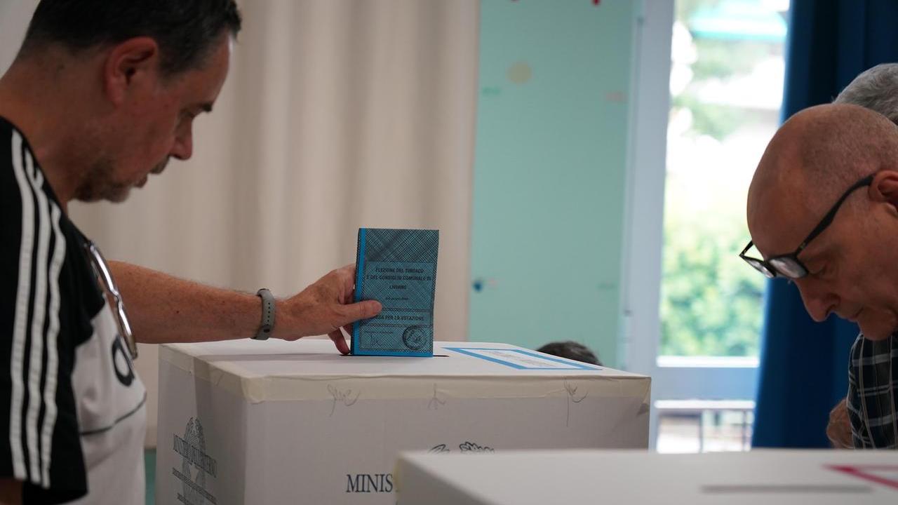 Livorno alle urne, per le amministrative affluenza al 55,13%: uno su due non ha votato