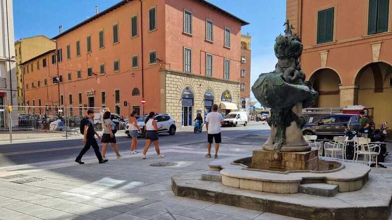 La nuova piazza Colonnella rifatta sul lato Vinaino