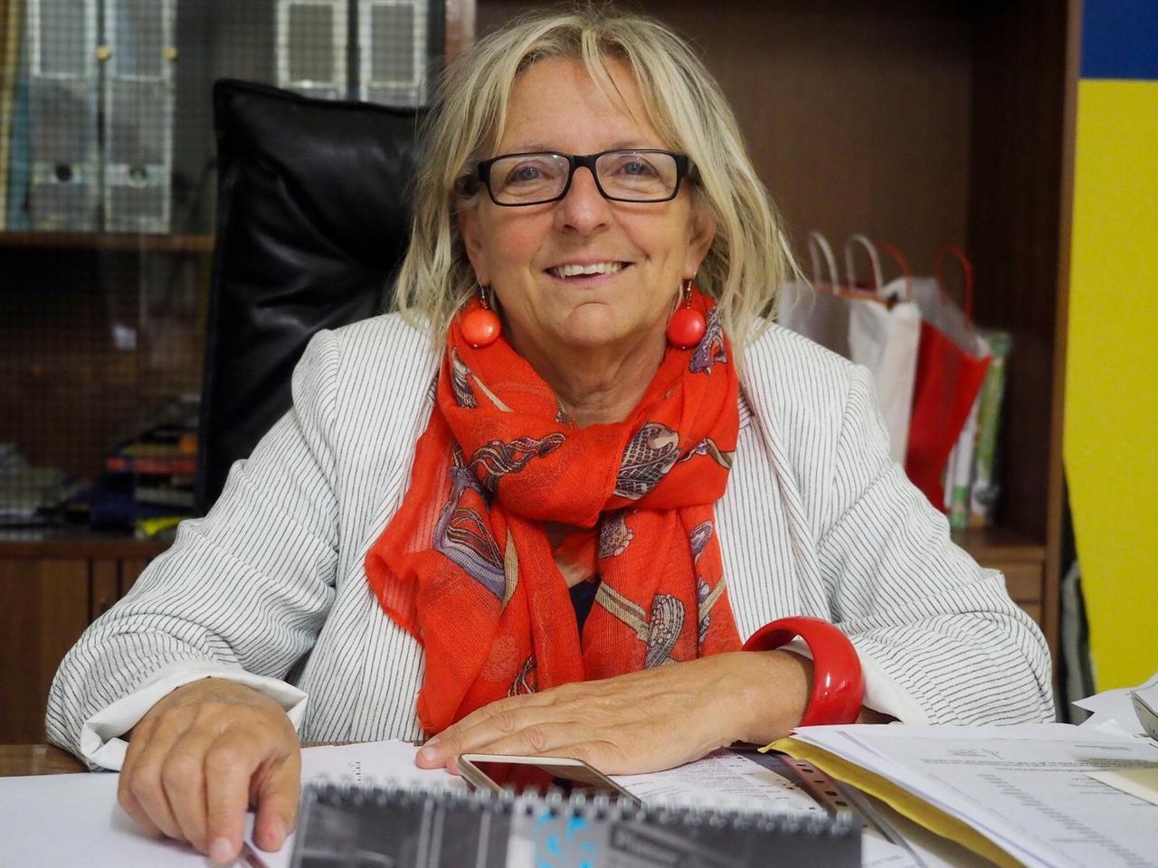 
	Annalisa Folloni

