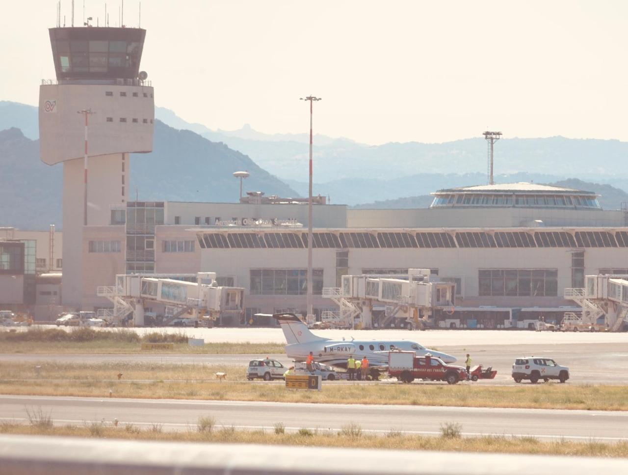 Olbia, emergenza a bordo: jet privato costretto ad atterrare