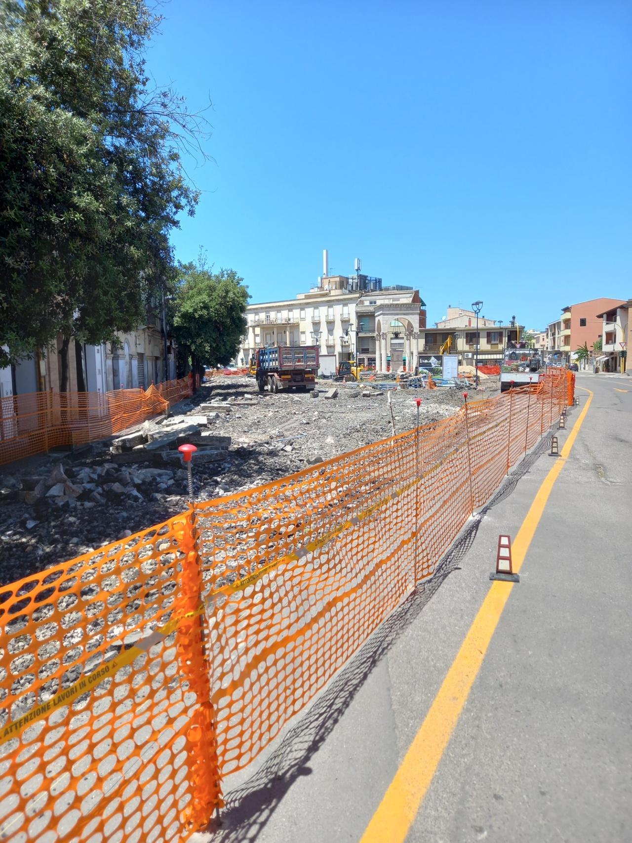 Piazza Mariano, i lavori che si allungano preoccupano la minoranza a Oristano