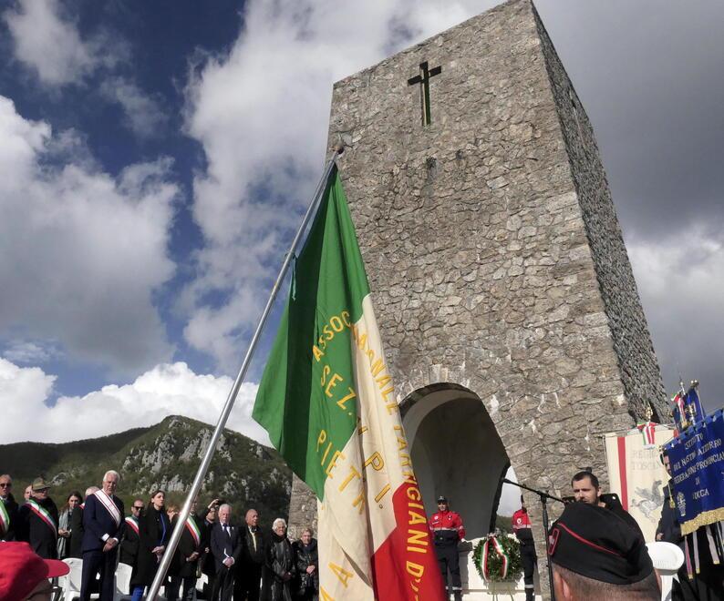 Elezioni in Toscana, il caso dei paesi delle stragi naziste dove vola Giorgia Meloni