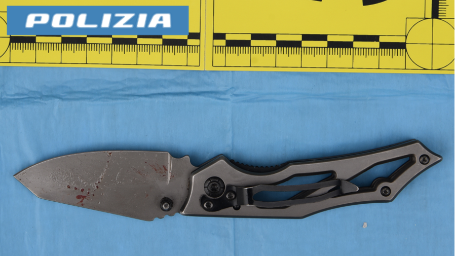 Il coltello usato dall'aggressore