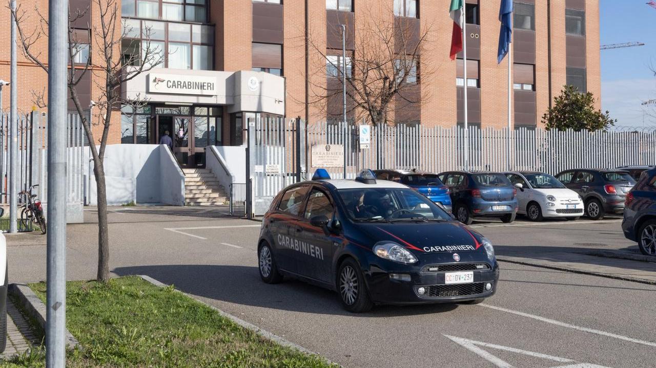 Modena, uccide la moglie 41enne e poi va dai carabinieri con il cadavere nell’auto