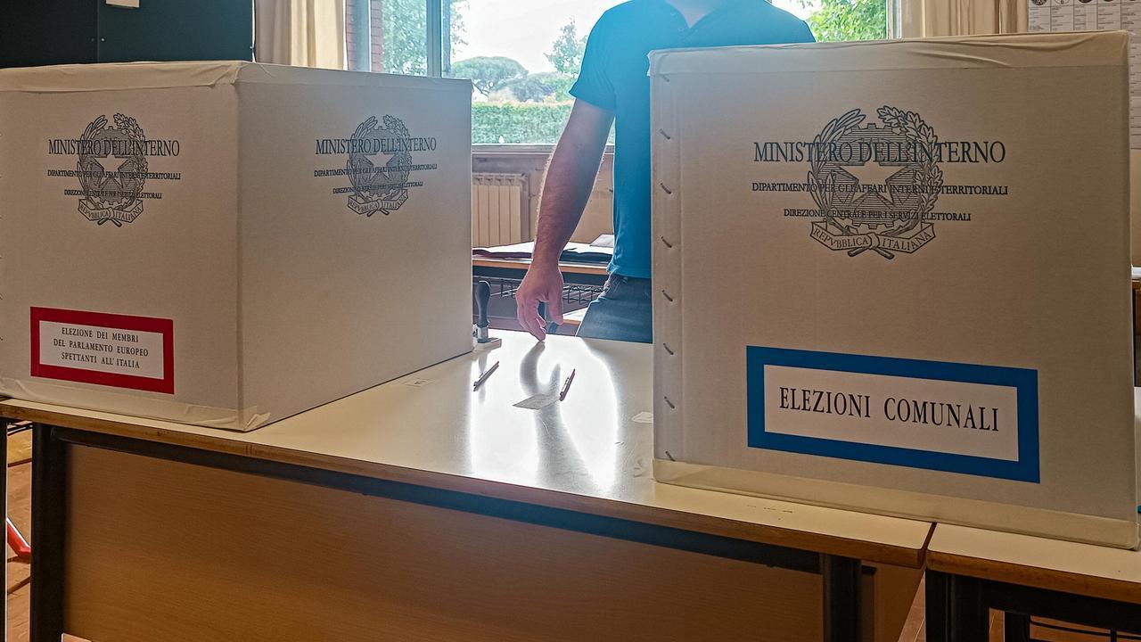Elezioni in Toscana, 107 sindaci riconfermati. I ballottaggi sono 17: ci sono anche sfide tutte a sinistra