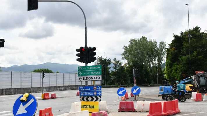 Lucca, via delle Città Gemelle: partono i lavori per la realizzazione della nuova rotatoria<br type="_moz" />