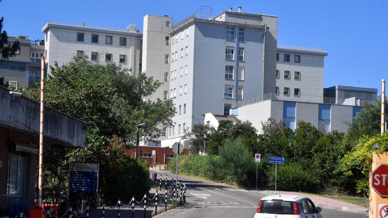 L'ingesso dell'ospedale San Martino