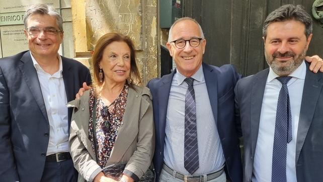 Sassari, il neo sindaco Giuseppe Mascia tra bagni di folla, lacrime e la promessa: «Da adesso al lavoro»