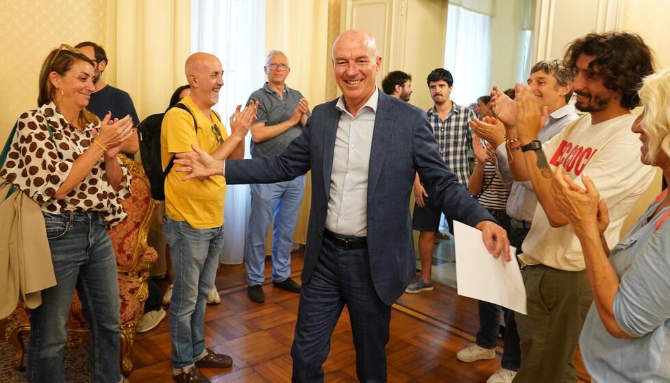 Il sindaco Luca Salvetti all’ingresso della sala giunta (foto Silvi)