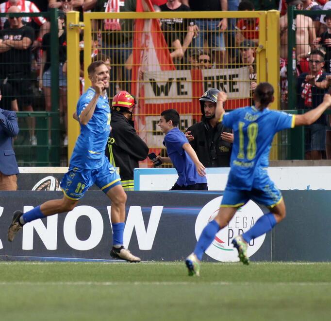 Mattia Finotto subito dopo aver segnato il gol partita