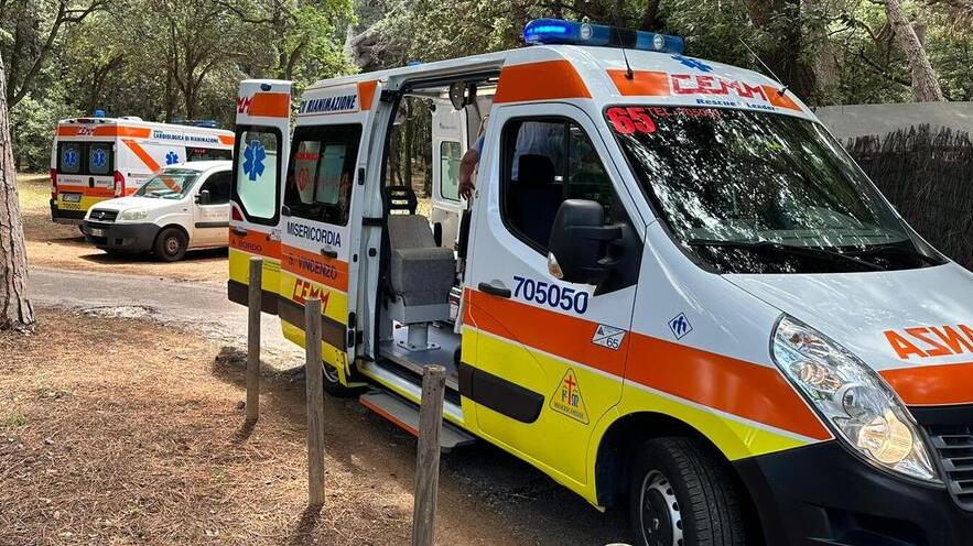 San Vincenzo, travolte dal golf-cart in spiaggia: «Chiederemo un risarcimento»