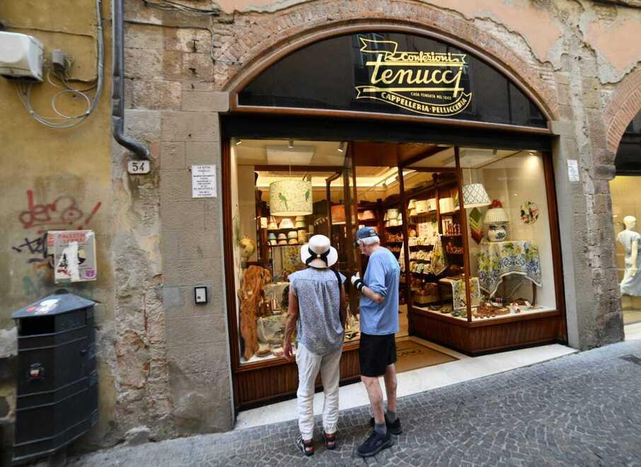 Lucca, in via Fillungo in arrivo nuovi negozi: chi apre e chi chiude. C’è anche l’interesse dell’alta moda